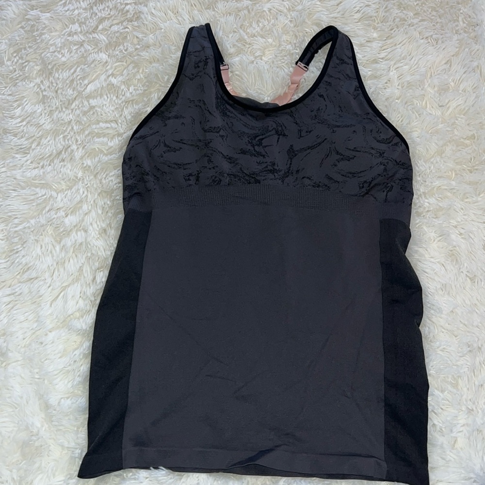 Fabletics Tank Top Color Grey / Black Size XL EUC